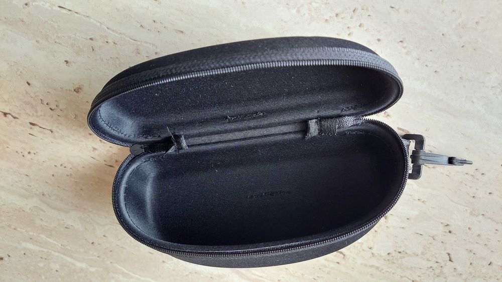 Etui do okularów.