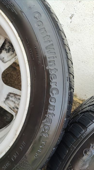 Jantes 16 BMW Originais 5x120
Com pneus Continental ContiWinterContact em excelente estado.