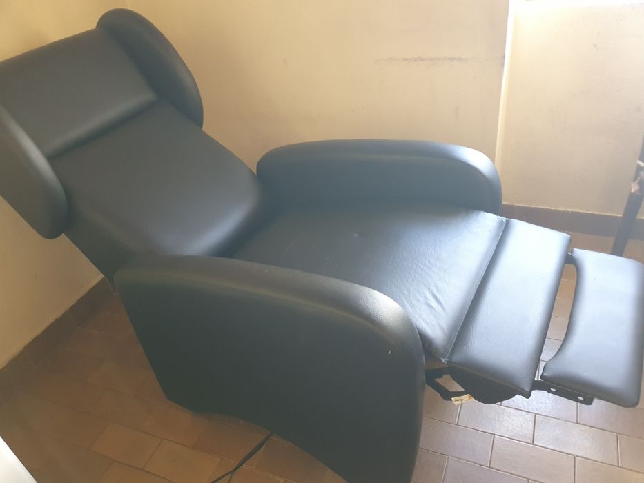 Cadeirão geriatrico reclinável elétrico