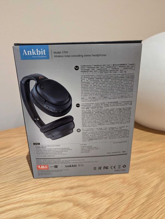 Auscultadores Ankbit E700 com cancelamento ativo de ruído (novos)