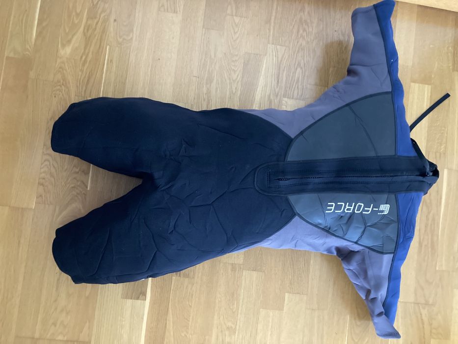 Fato de surf tamanho L