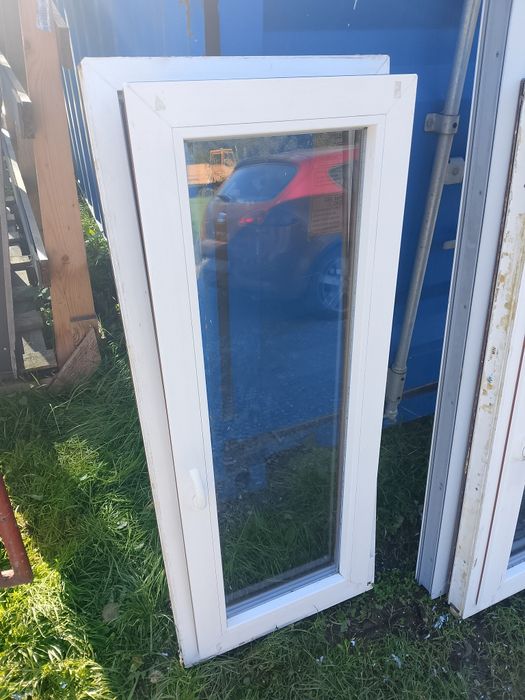 Okno 56x134 orzech rozwierno uchylne plastikowe łazienkowe