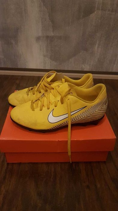 Buty Korki Piłkarski Nike Lanki 38