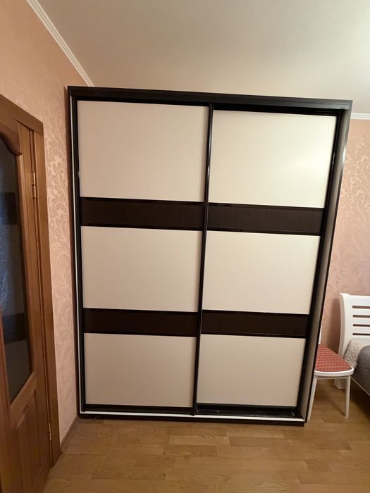 Здам 3 км квартиру, Левада