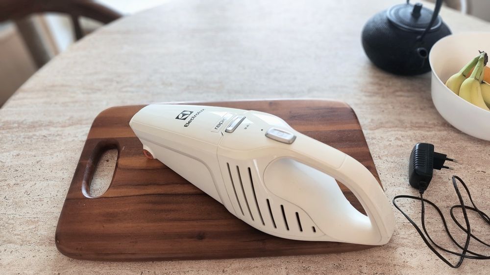 Odkurzacz ręczny ELECTROLUX Rapido ZB5003W