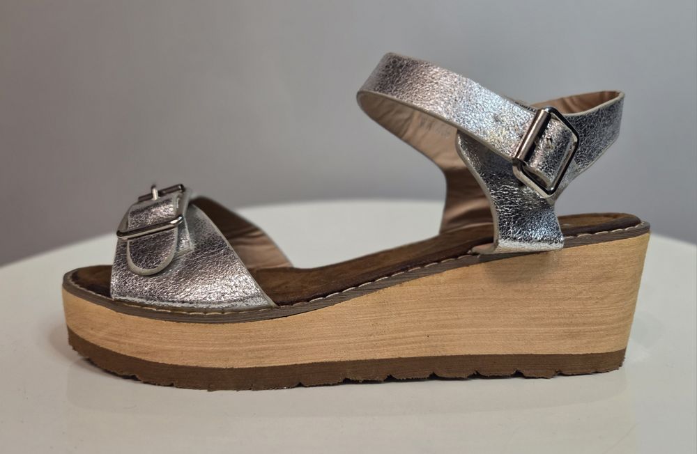 Sandały Srebrne Na Koturnie  Rozm: 37