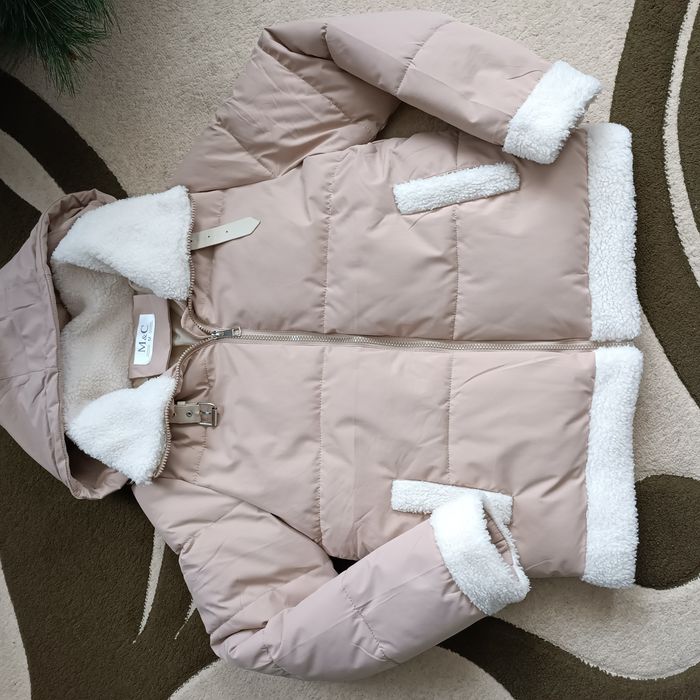 Зимова курточка розмір М ( нова)