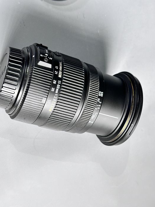 Sigma 17-50mm f/2.8 EX DC OS Canon