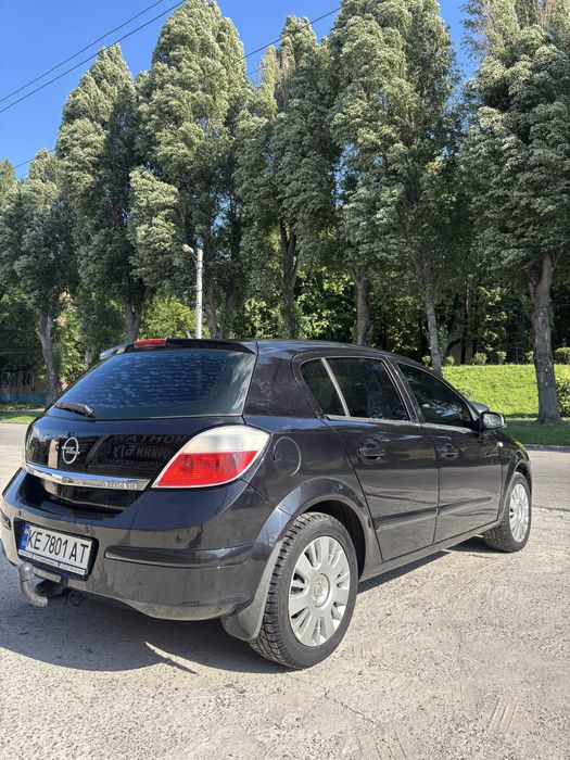 Продам opel astra h 1.8 бензин