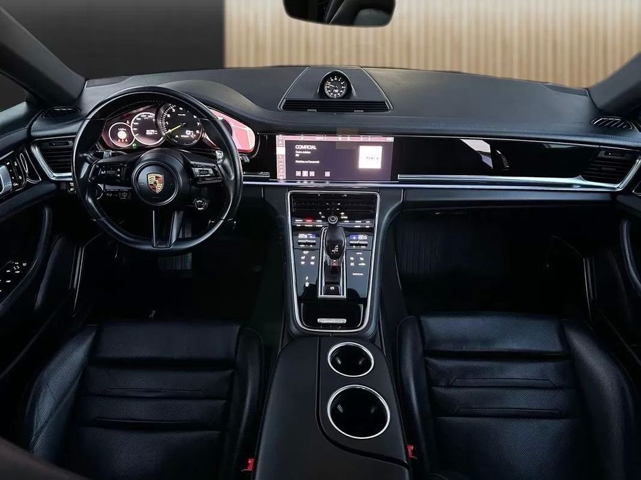 Porsche Panamera Sport Turismo 4 E-Hybrid