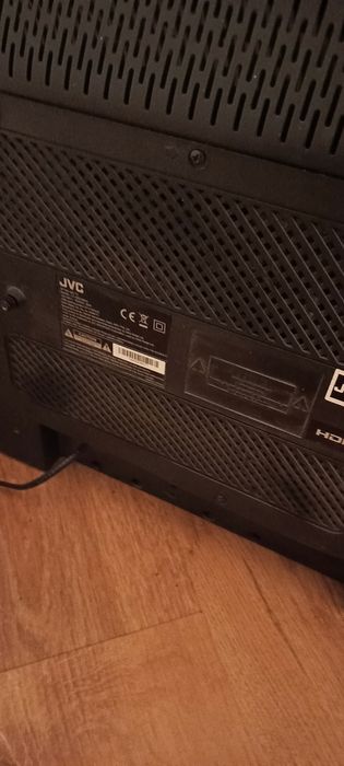 Telewizor JVC LT-32E33B(A) plus uchwyt