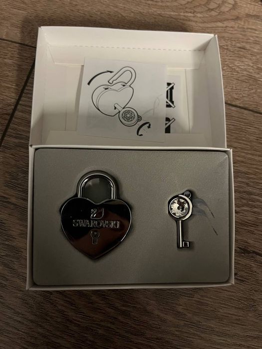 Любовний декоративний замчок Swarovski оригінал