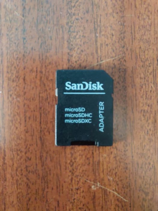 Cartões de memória - Adaptador microSD SanDisk e MicroSD Kingston 8 GB