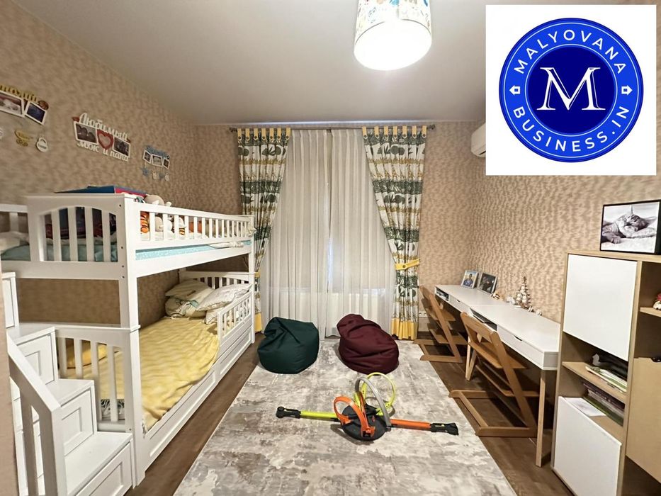 Совіньйон: 2 поверхи, 205 м², гараж, меблі, готовий до заселення!