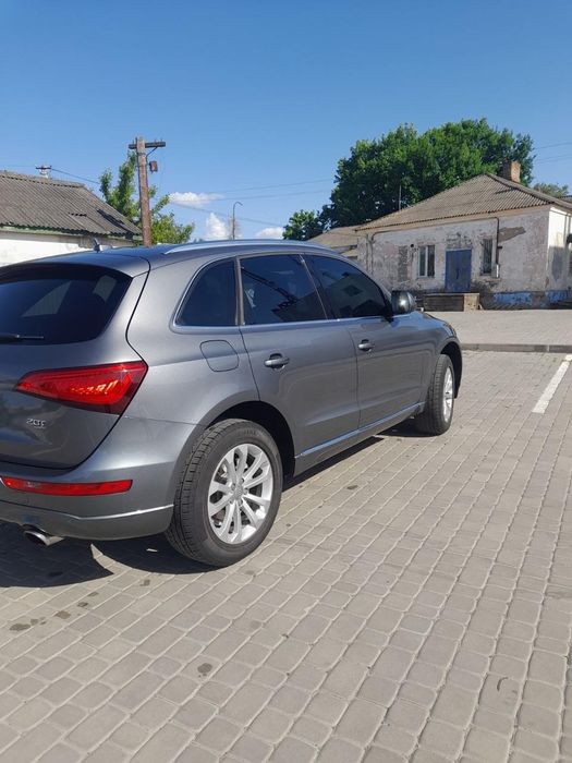 Aвтомобіль Ауді Q5