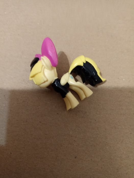 Cztery figurki kucyków  my little pony