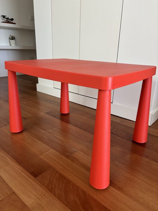 Mesa criança mammut Ikea vermelha