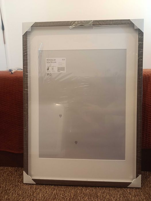 Vendo moldura castanha IKEA