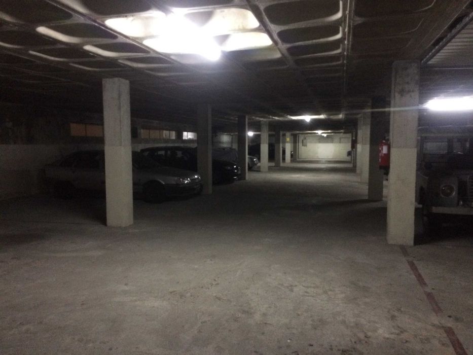 Arrenda-se Lugar de Garagem Estacionamento Pinhais da Foz - Nevogilde e Foz do Douro Marechal Gomes da Costa