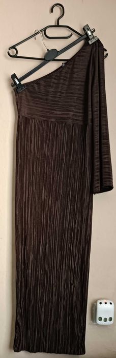 Czekoladowa sukienka na jedno ramię 42 PrettyLittleThing