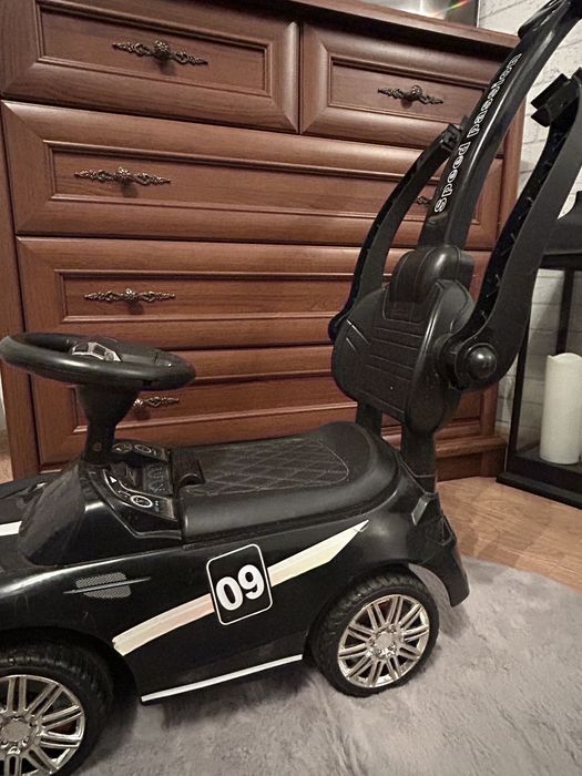 Jeździk, pchacz auto do dzieci