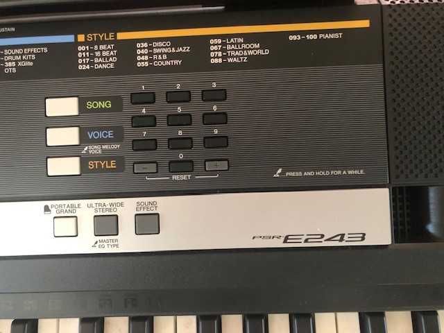 Teclado de Piano Yamaha E243