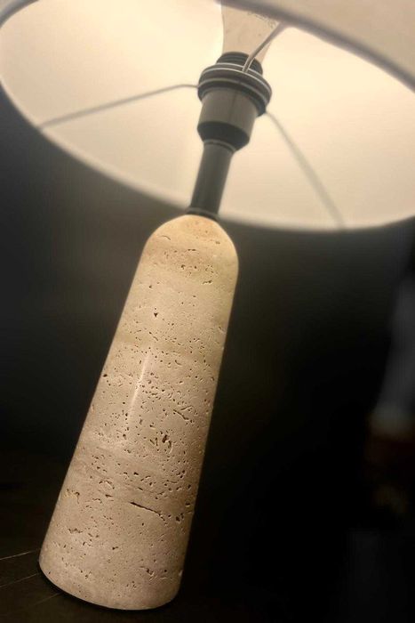 Lampa stołowa naturalny kamień trawertyn