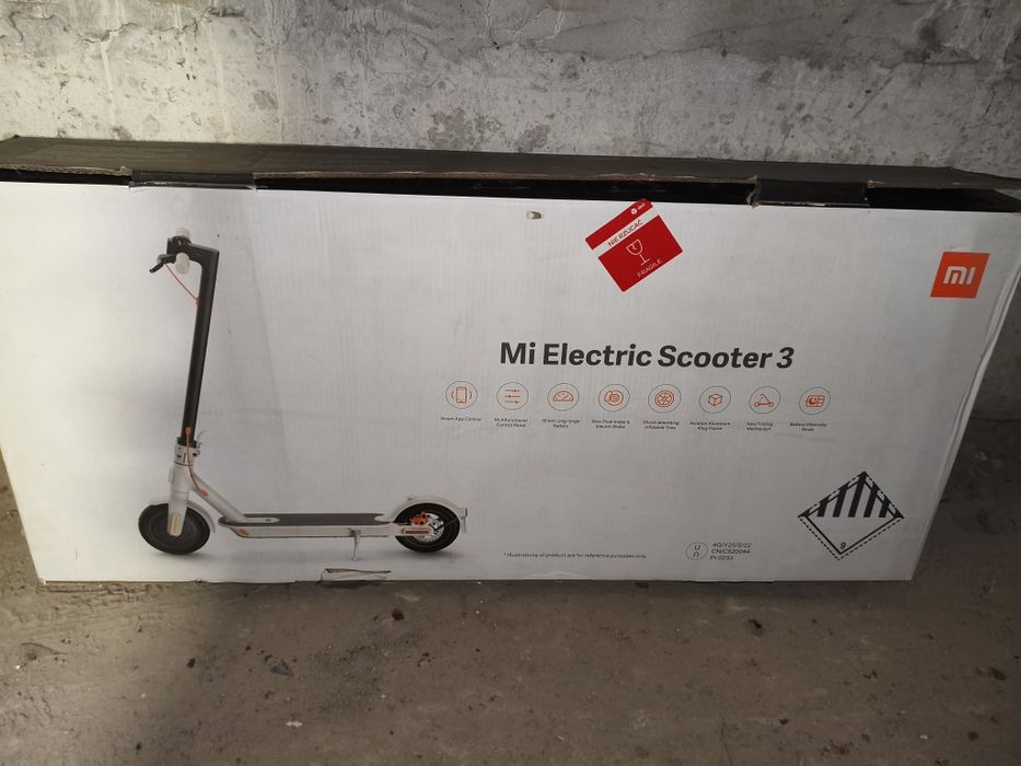 Продаю Mi Electric Scooter 3