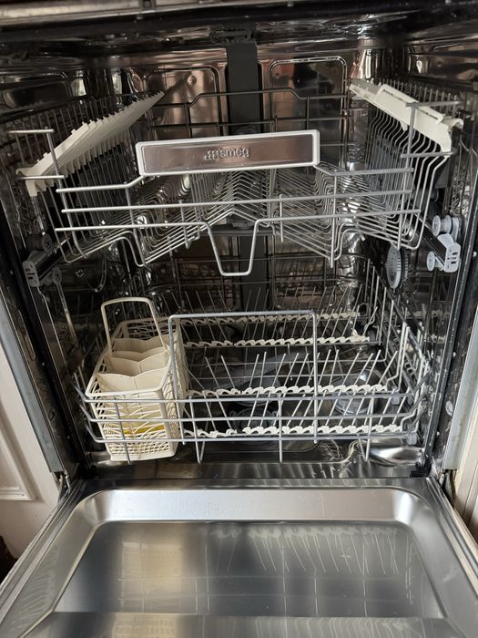 Zmywarka SMEG kremowa