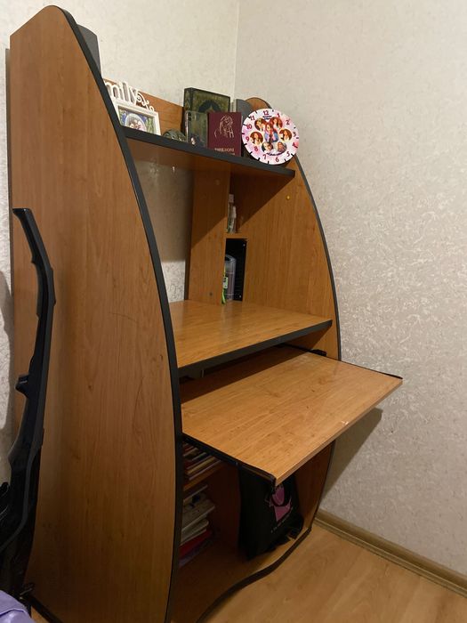 Продам компьютерный столик