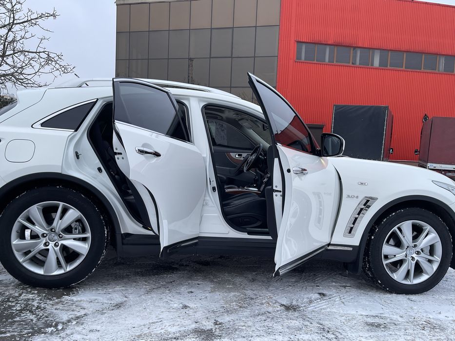 Инфинити QX-70 2015г 3.0 Дизель