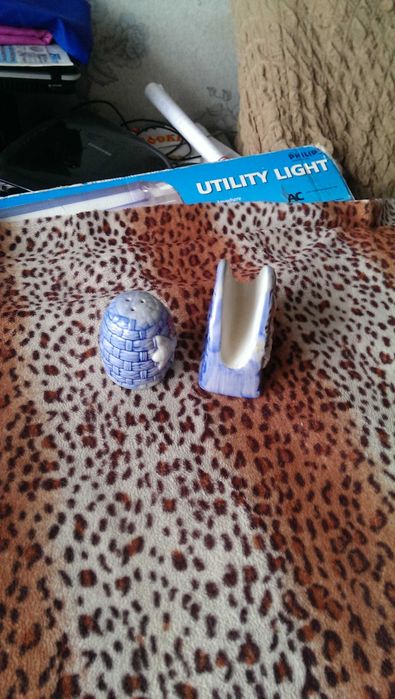 Салфетница и сольница - перечница в хорошем состоянии