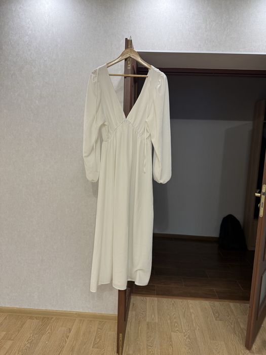 Сукня білого кольру L-XL