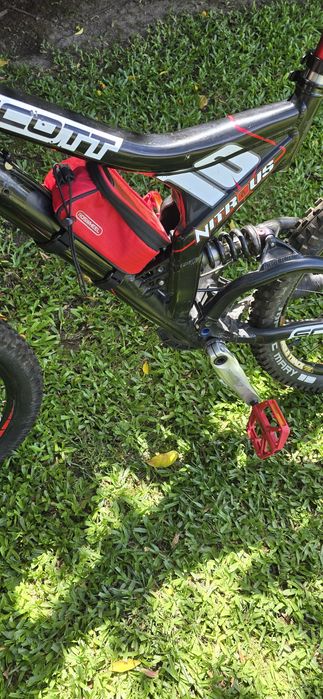 Bicicleta downhill  scott nitros 10