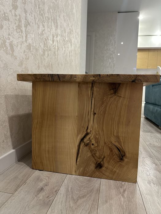 Журнальний столик