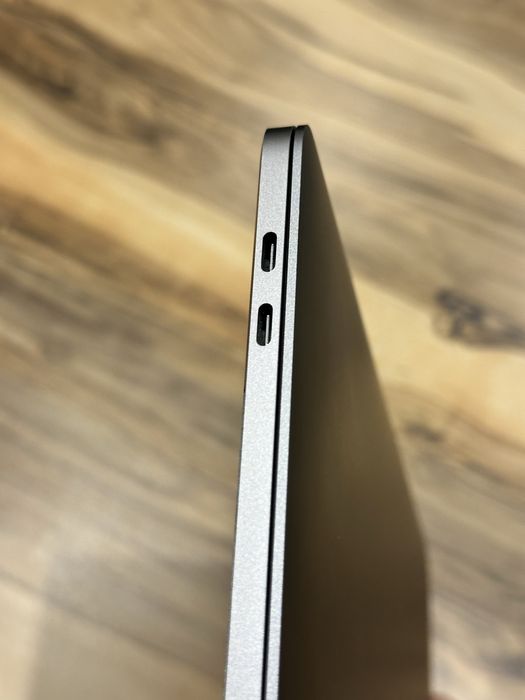 Macbook pro 13  2018   i5 8/256