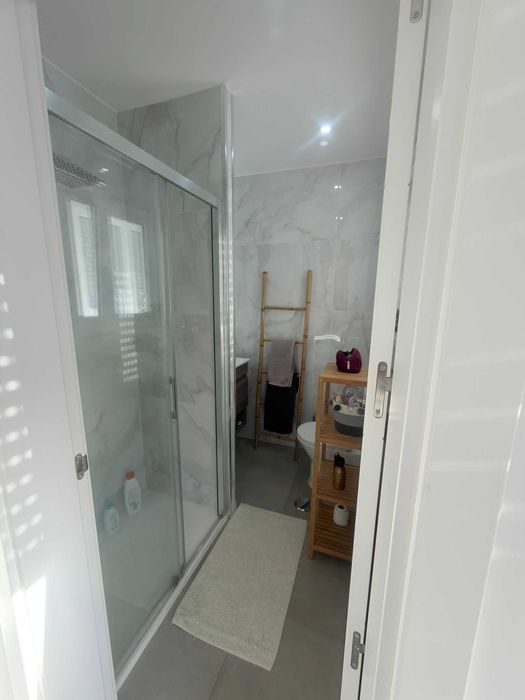Sofisticação e Conforto em Cada Detalhe, com muita luz aqui tem