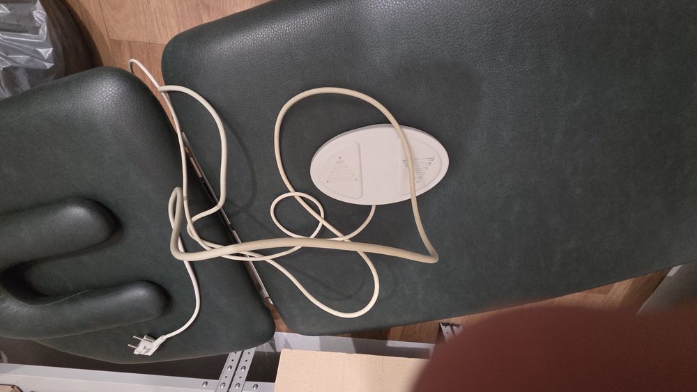 Продам стол массажний