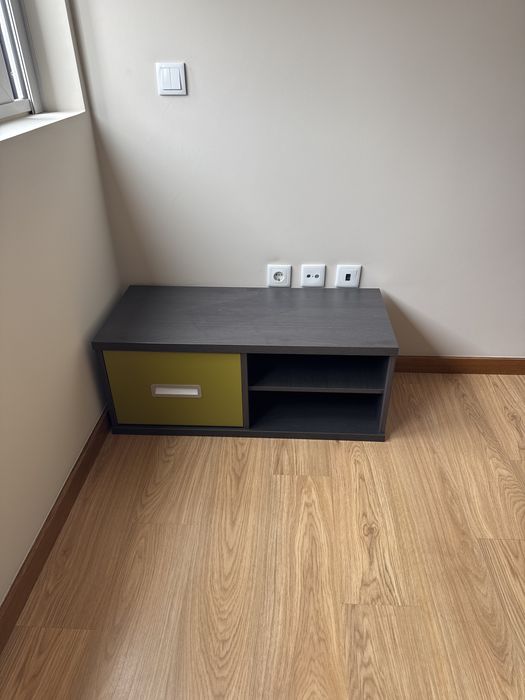 Mobilia de quarto completo com televisão