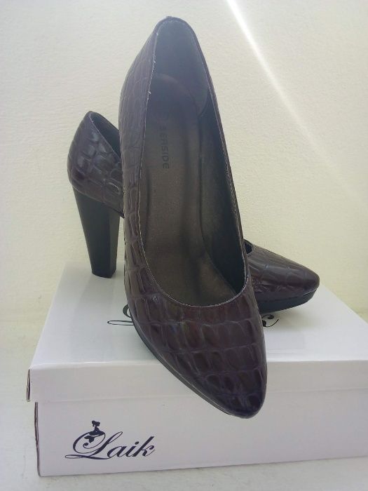 Sapatos da marca Seaside! - Tamanho 37