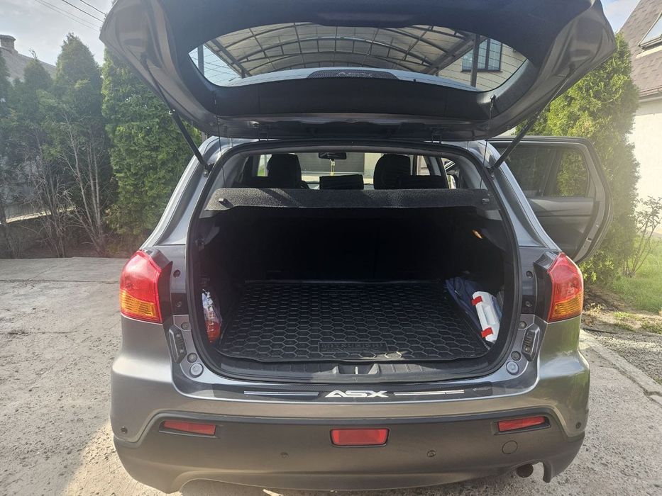 Продам авто Мітсубісі ASX 2011 ,бензин 1,8,АКПП,Варіатор(CVT).Київ.