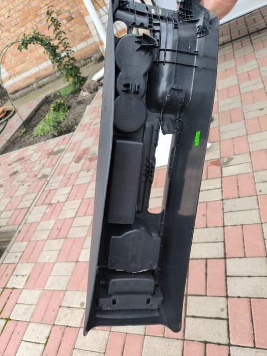 Продам консоль шкода А5 2012 рік