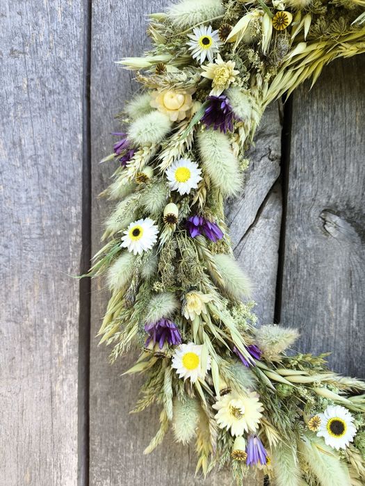 Натуральний віночок з сушених трав і квітів на двері/стіну