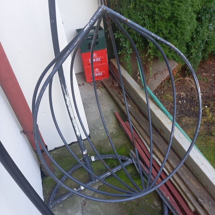 Kosz ogrodowy wiszący z poduchą