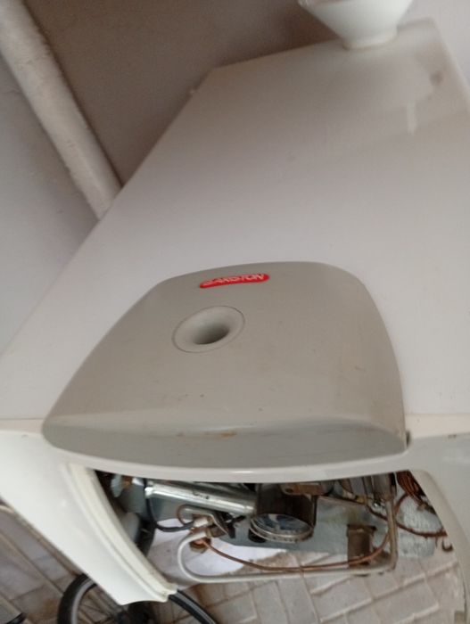 Bojler gazowy 42 l . Ariston