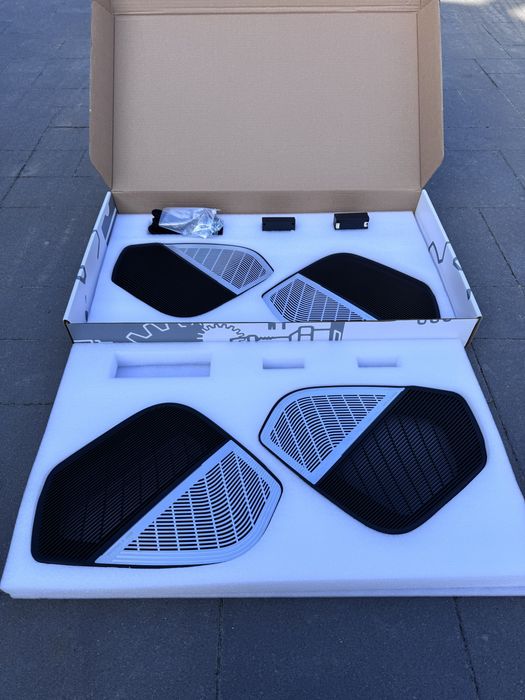 Сітки з підсвіткою вставки в карти дверей audi q7/q8 bang&olufsen