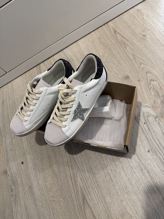 Golden goose com brilhantes