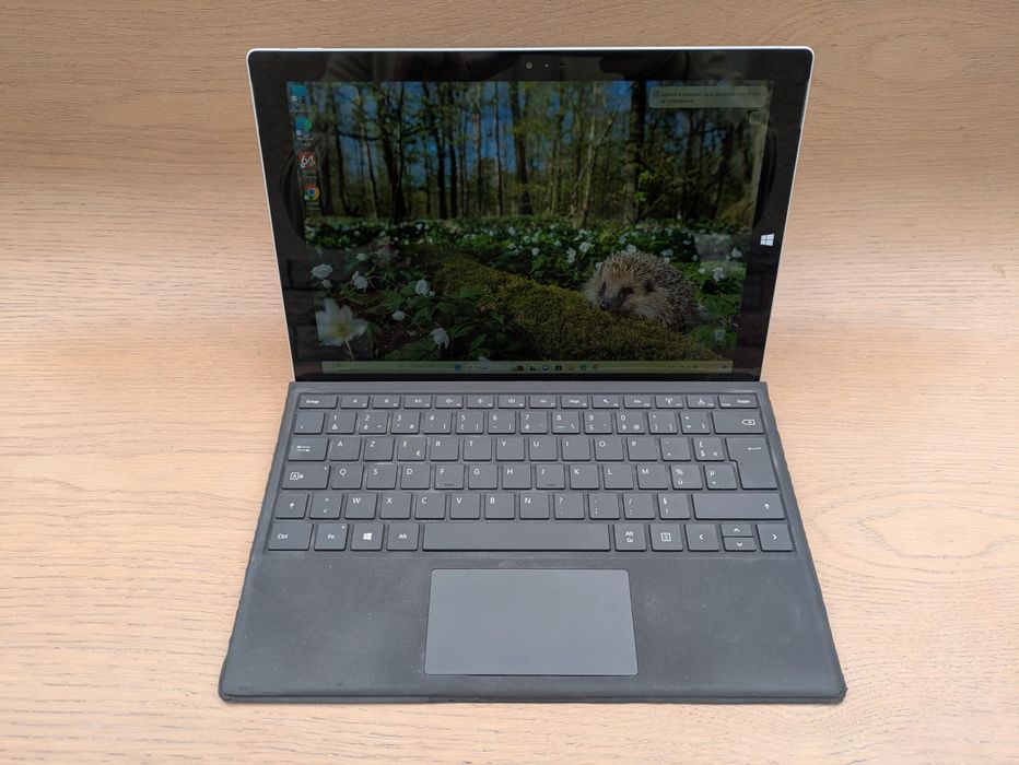 microsoft surface pro (4/128) + оригінальна клавіатура і зардка