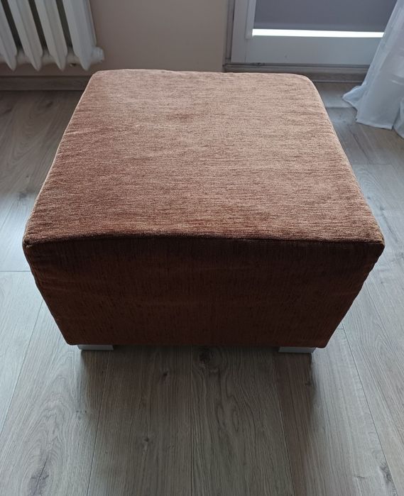 Brązowa pufa 57x62