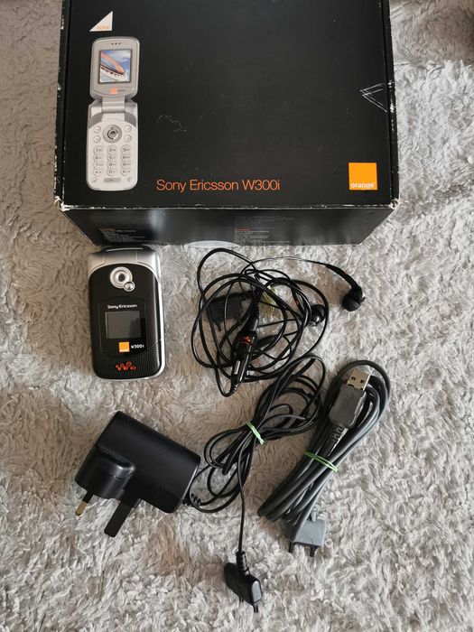 Sony Ericsson W300i WALKMAN